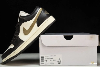 DC0774-200 1 Jordan  Low 0727
